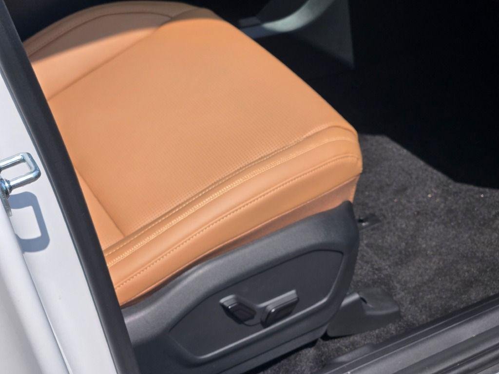 New 2026 White Hyundai Calligraphy AWD image 7