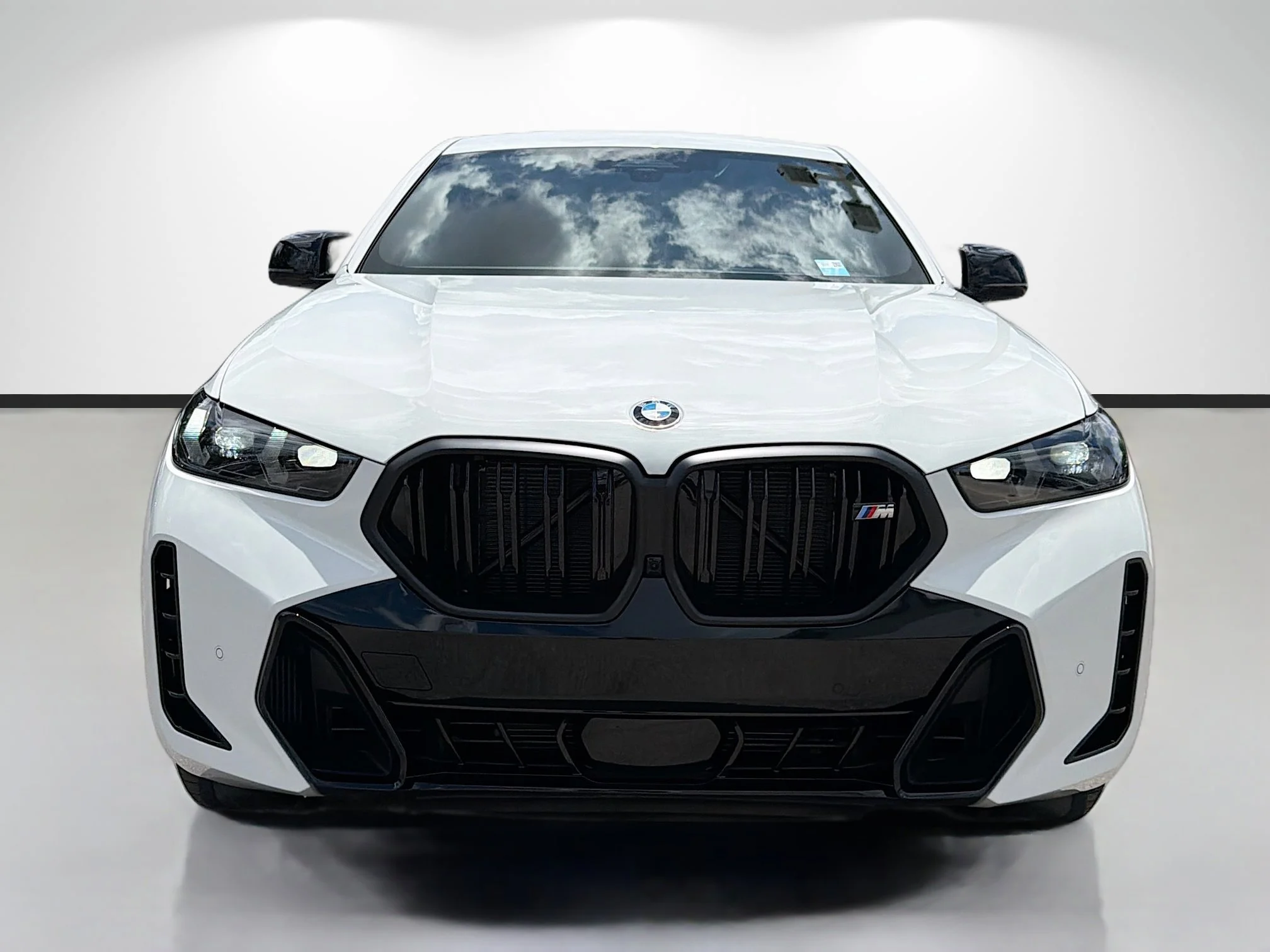 New 2027 Alpine White BMW M60i image 8