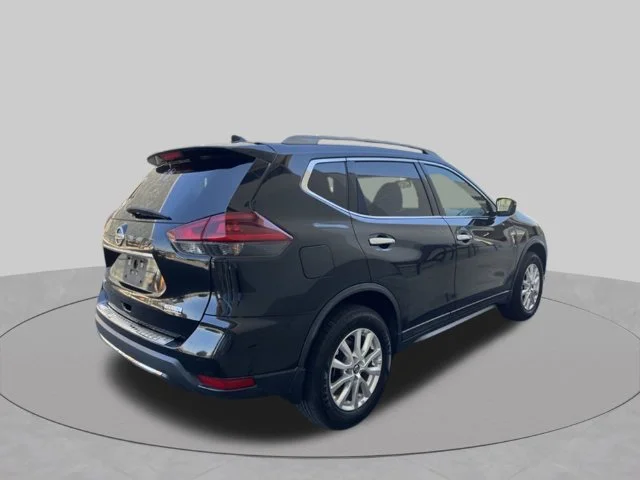 Used 2019 Magnetic Black Pearl Nissan S image 5