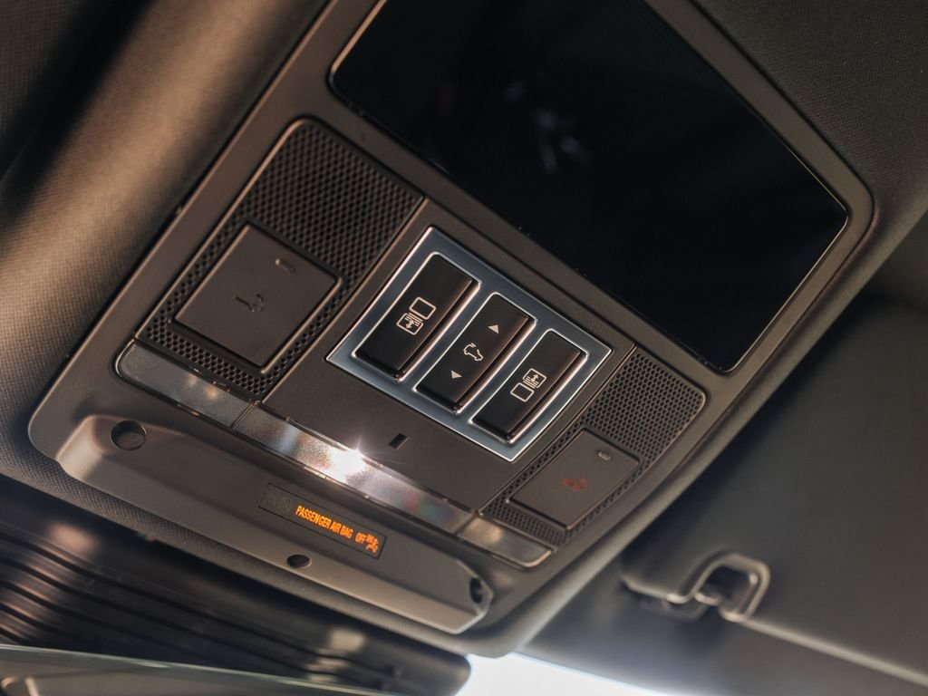 2025 Land Rover Discovery S - Photo 28