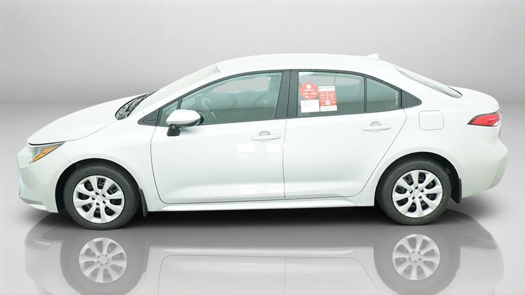 New 2027 Classic Silver Metallic Toyota LE image 2