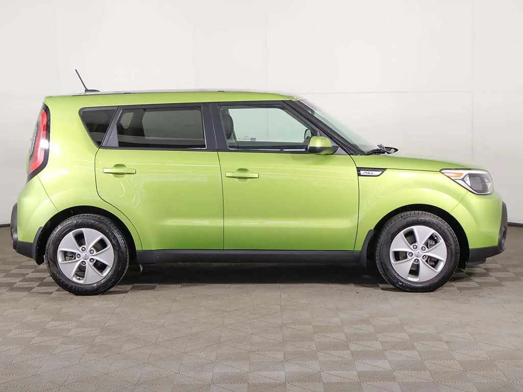 Used 2015 Green Kia Base image 15