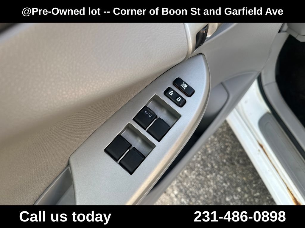 Used 2012 White Toyota LE image 16