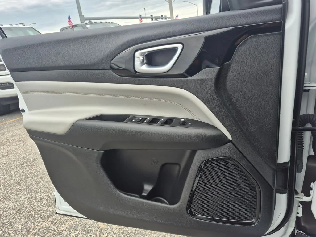Used 2023 White Jeep Limited image 15