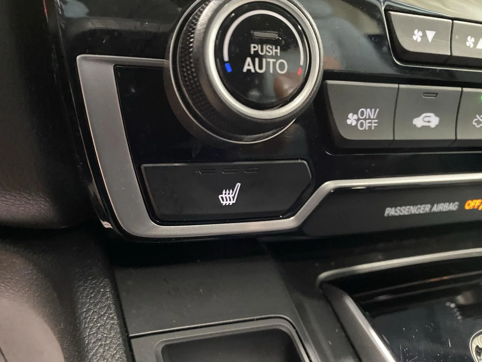 Used 2019 Lunar Silver Metallic Honda EX-L image 29