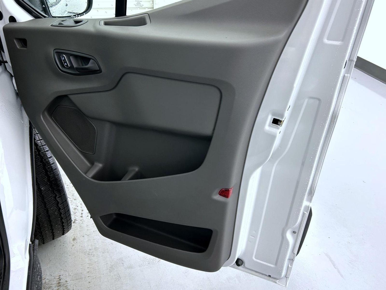 New 2026 Oxford White Ford XL image 16