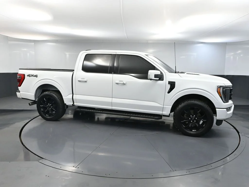 Used 2022 White Ford Lariat image 4