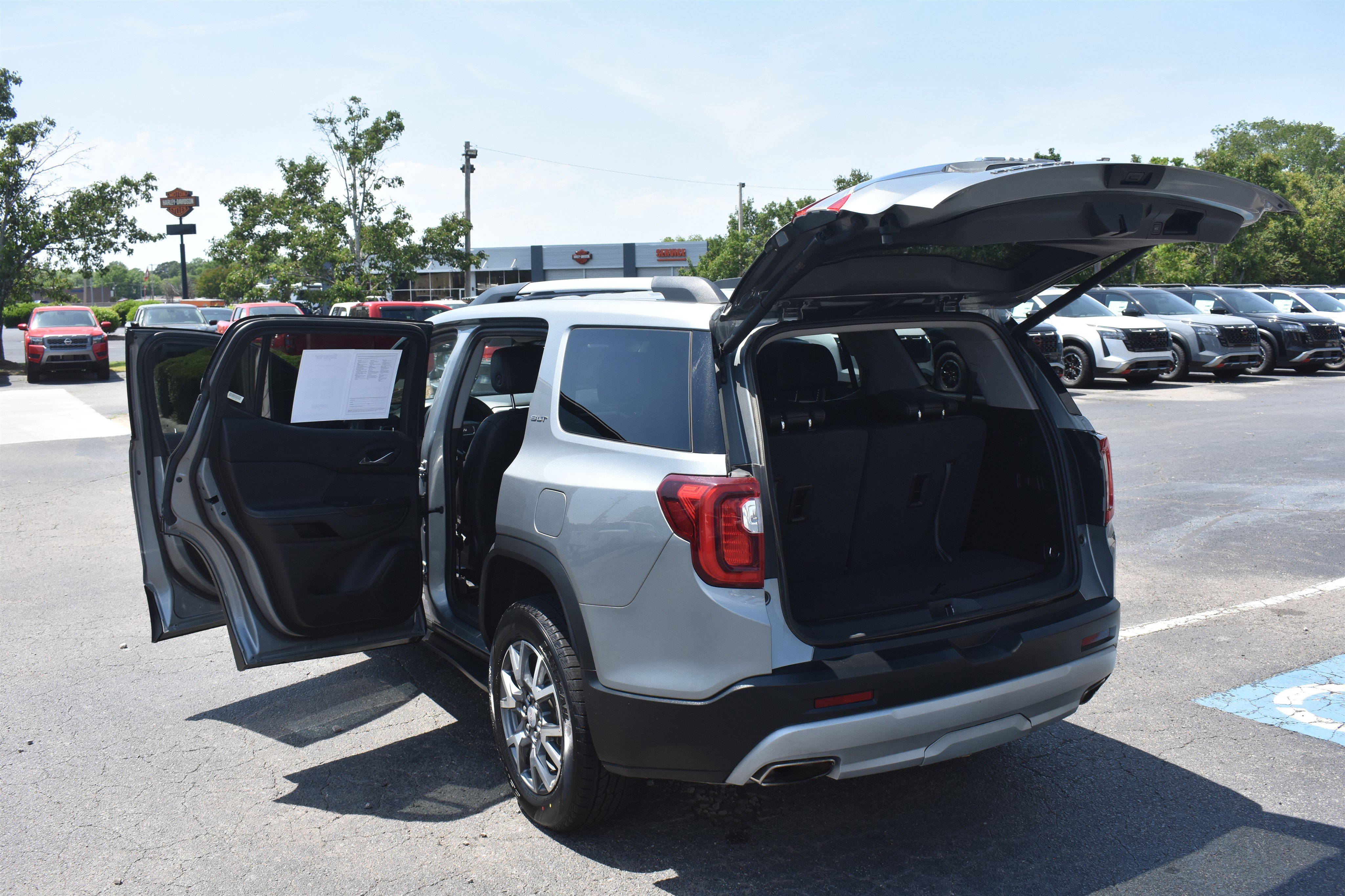 Used 2023 Sterling Metallic GMC SLT image 17