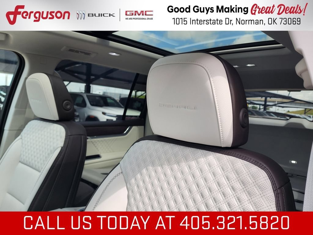 2026 GMC Acadia Denali - Photo 17