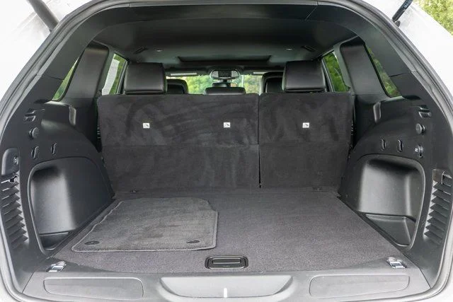 Used 2022 White Jeep Limited image 11