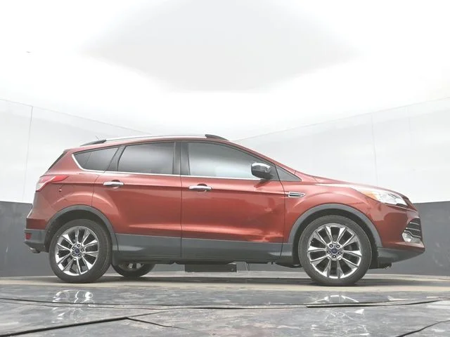 Used 2016 Orange Ford SE image 45