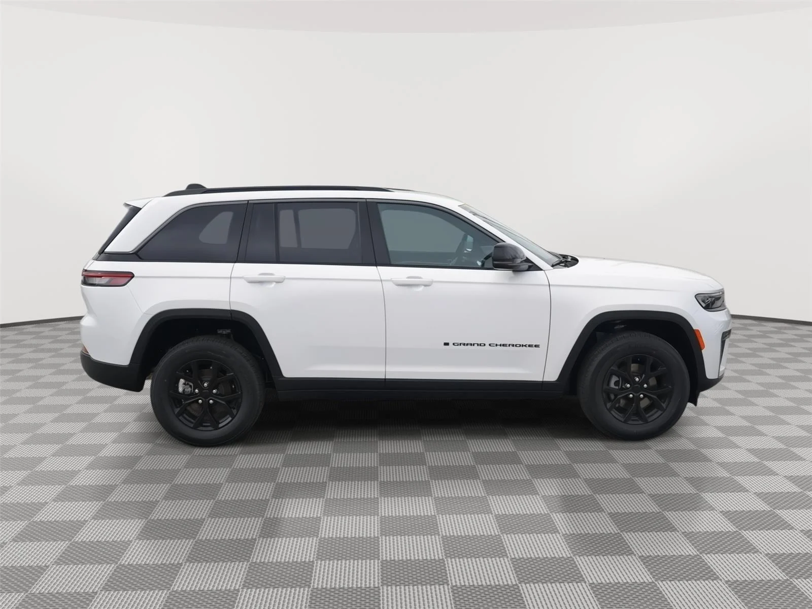 New 2026 Bright White Clearcoat Jeep Laredo Altitude image 4