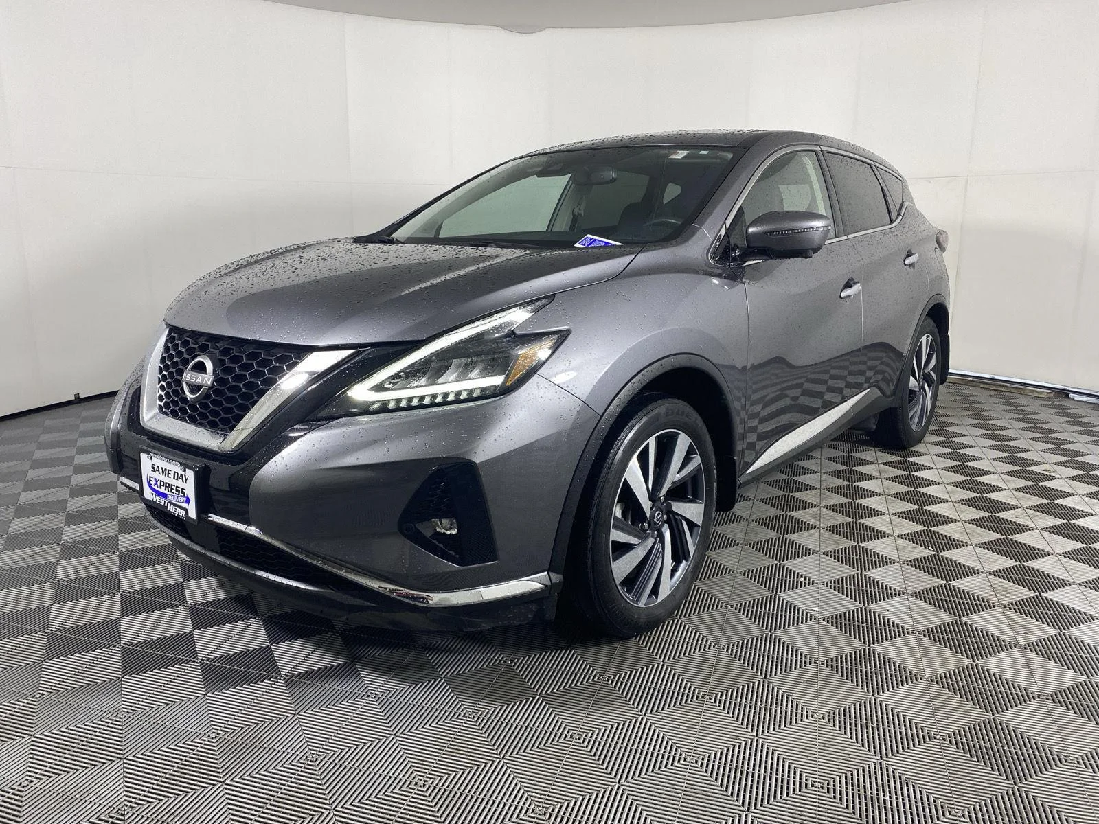 Used 2023 Gun Metallic Nissan SL image 3