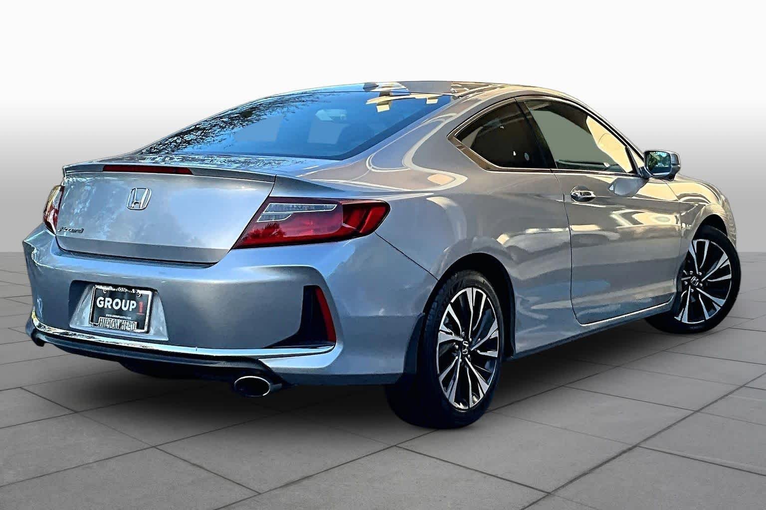 Used 2016 Lunar Silver Metallic Honda EX-L image 12