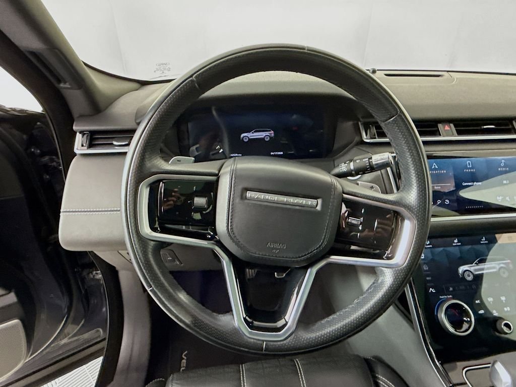 Used 2021 Gray Land Rover R-Dynamic HSE image 12