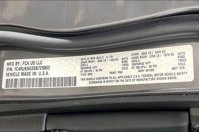 New 2025 Baltic Gray Metallic Clear-Coat Exterior Paint Jeep Altitude X image 13
