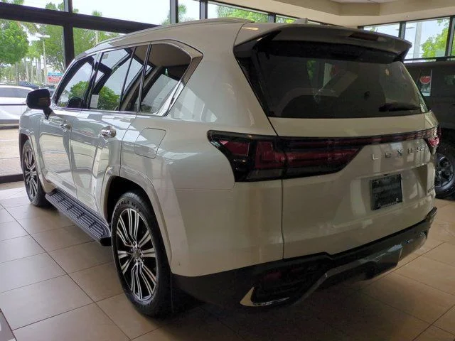 New 2026 Eminent White Pearl Lexus LX 700h LUXURY image 7