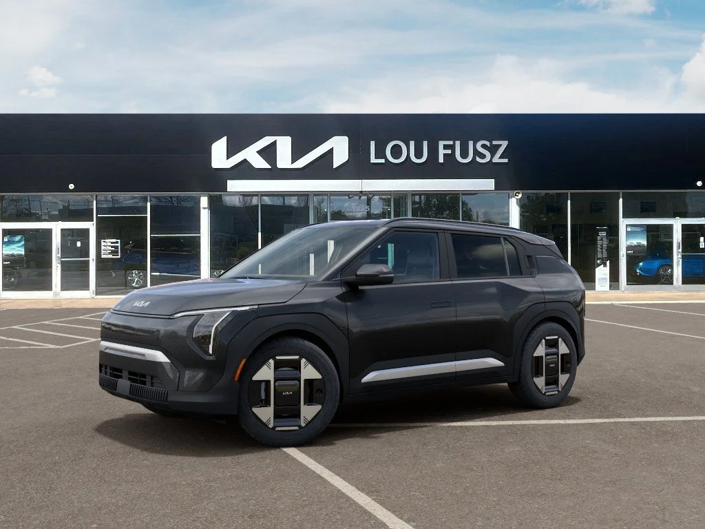 New 2027 Interstellar Gray Kia Wind image 3