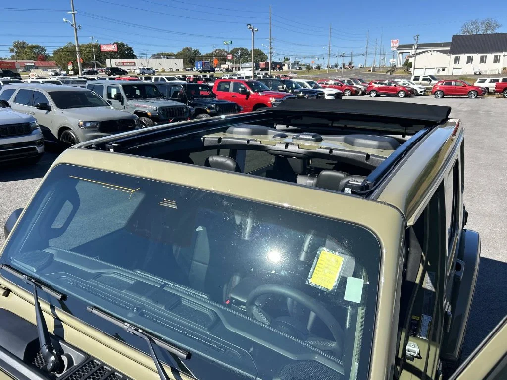 Used 2025 Green Jeep Rubicon image 45