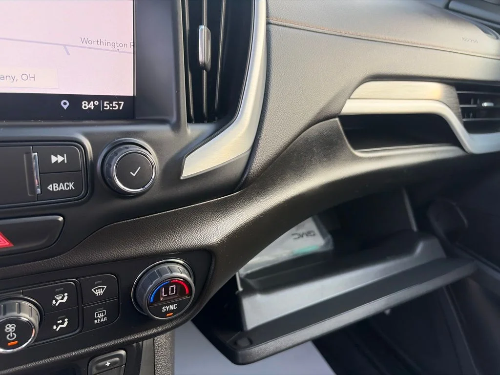 Used 2021 White GMC SLT image 28