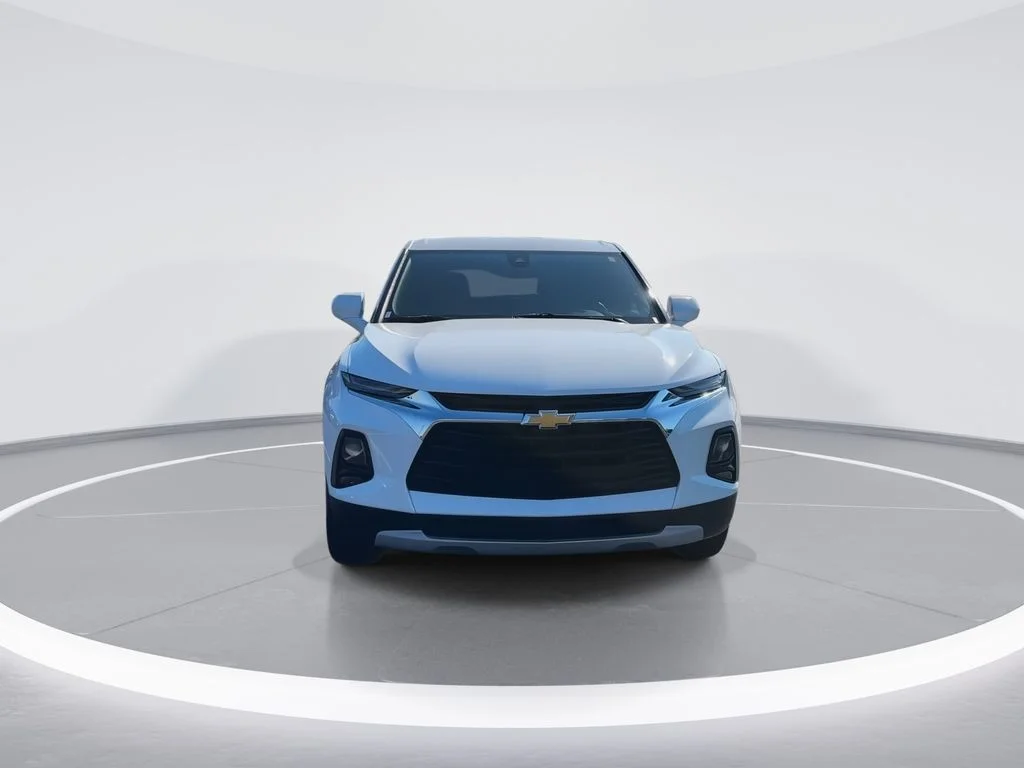 Used 2022 White Chevrolet LT image 3