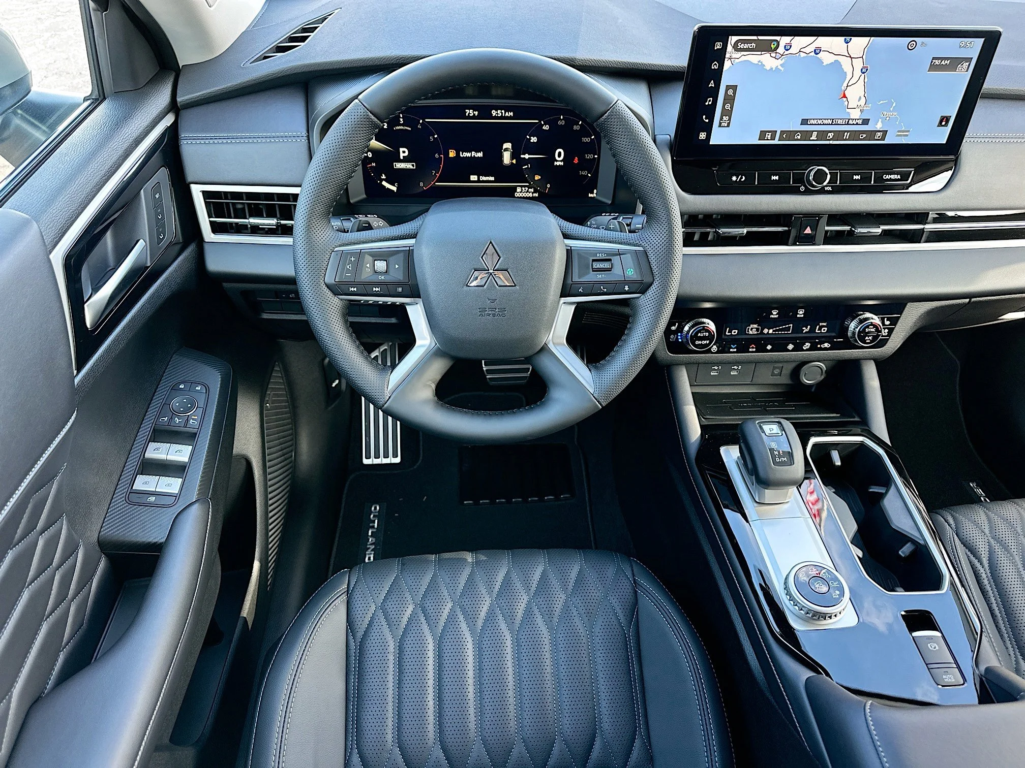 2026 Mitsubishi Outlander SEL - Photo 16