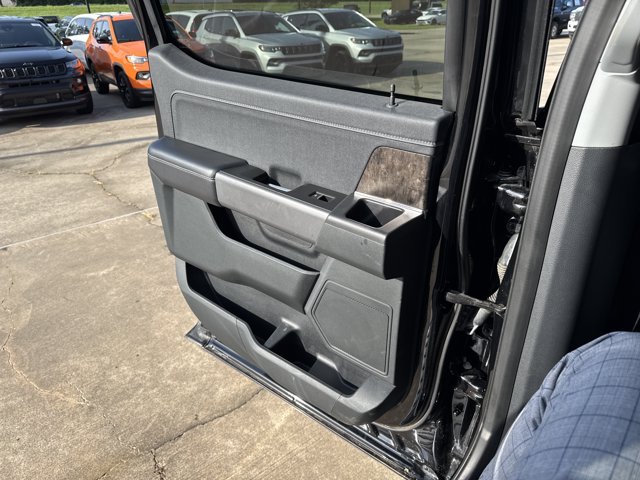 Used 2021  Ford Lariat image 15