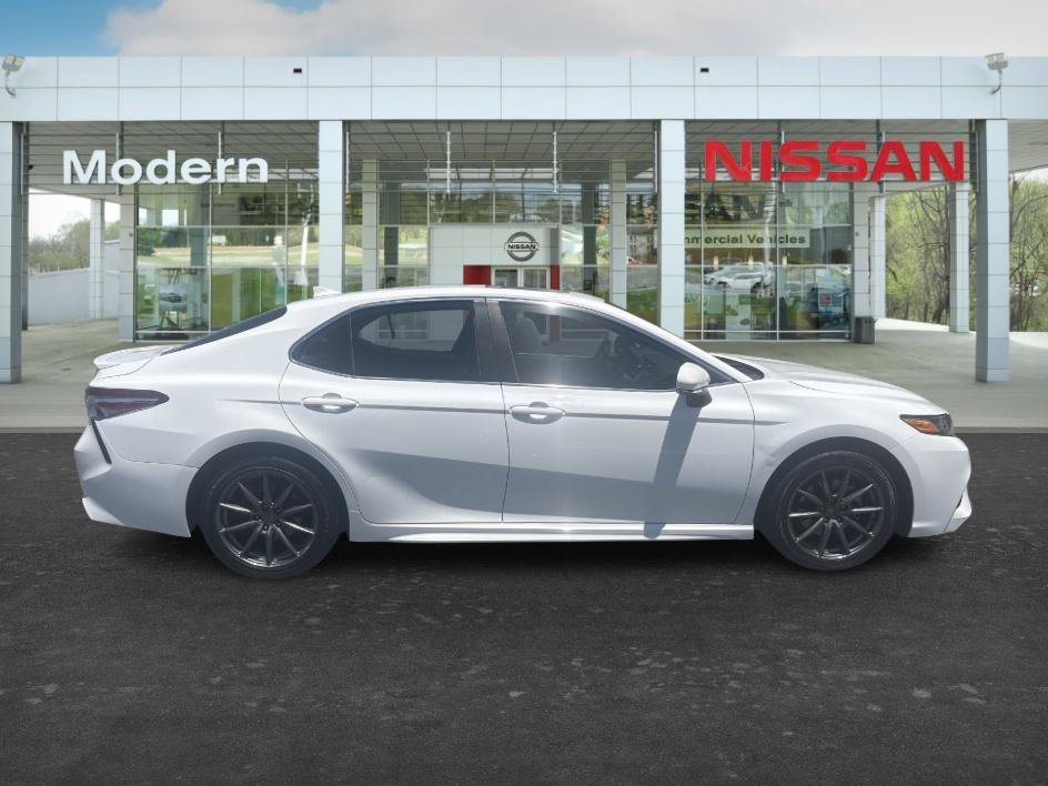 Used 2020 Super White Toyota SE image 6