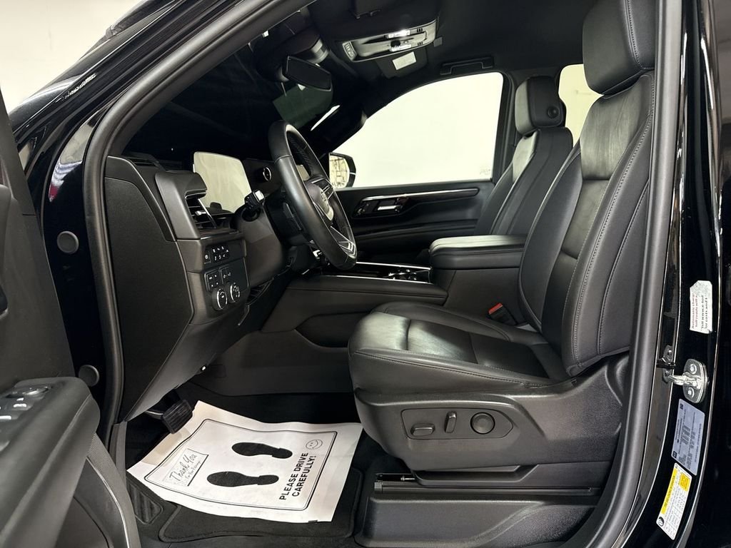 Used 2025 Black Chevrolet Z71 image 13