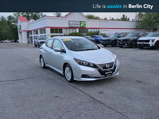 2019 Nissan Leaf S's photo