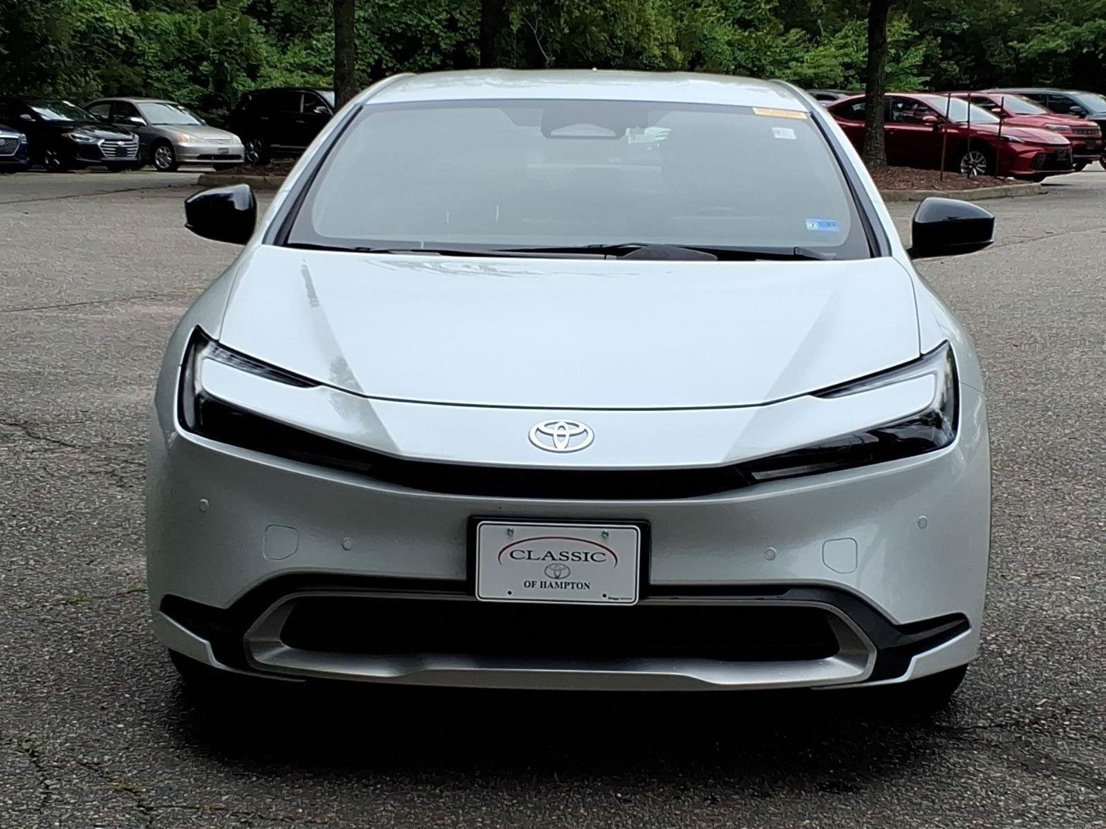 Used 2024 Wind Chill Pearl Toyota SE image 2