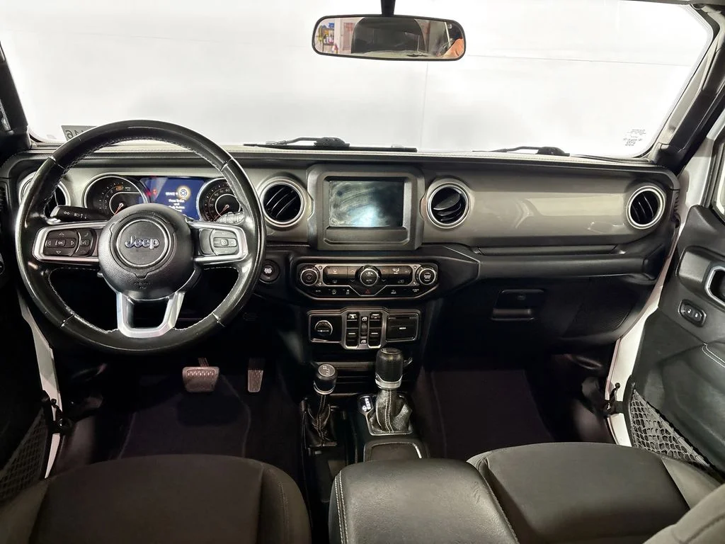 Used 2021 White Jeep Unlimited Sahara image 12