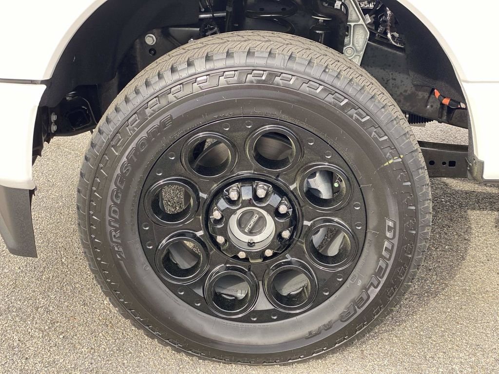 New 2026 Star White Metallic Tri-Coat Ford F-250® Lariat® image 7