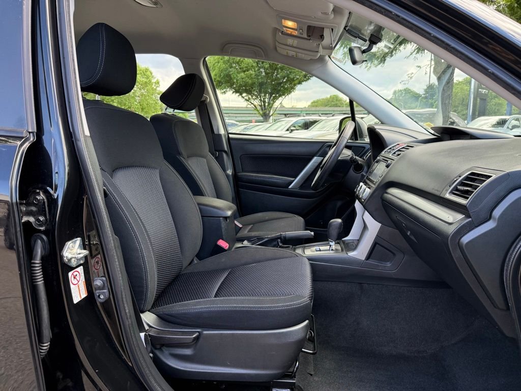 Used 2018 Black Subaru 2.5i image 28