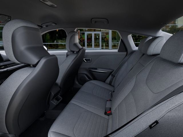 2025 Kia K4 EX - Photo 18