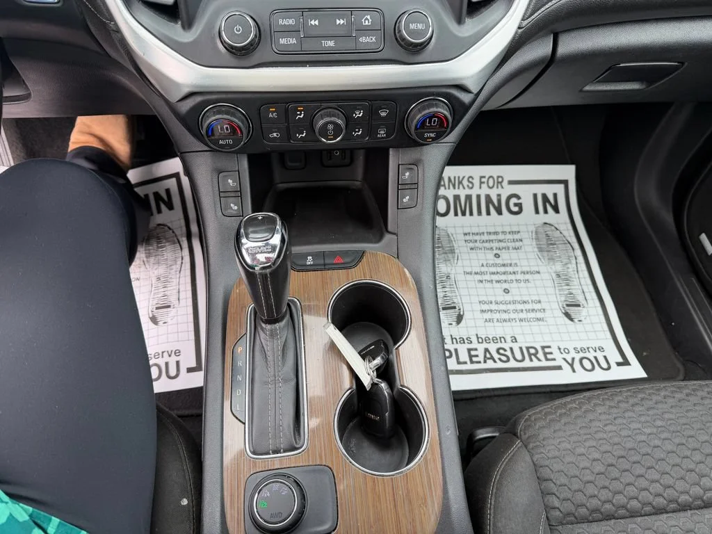 Used 2019 EBONY TWILIGHT METALLIC GMC SLE image 19