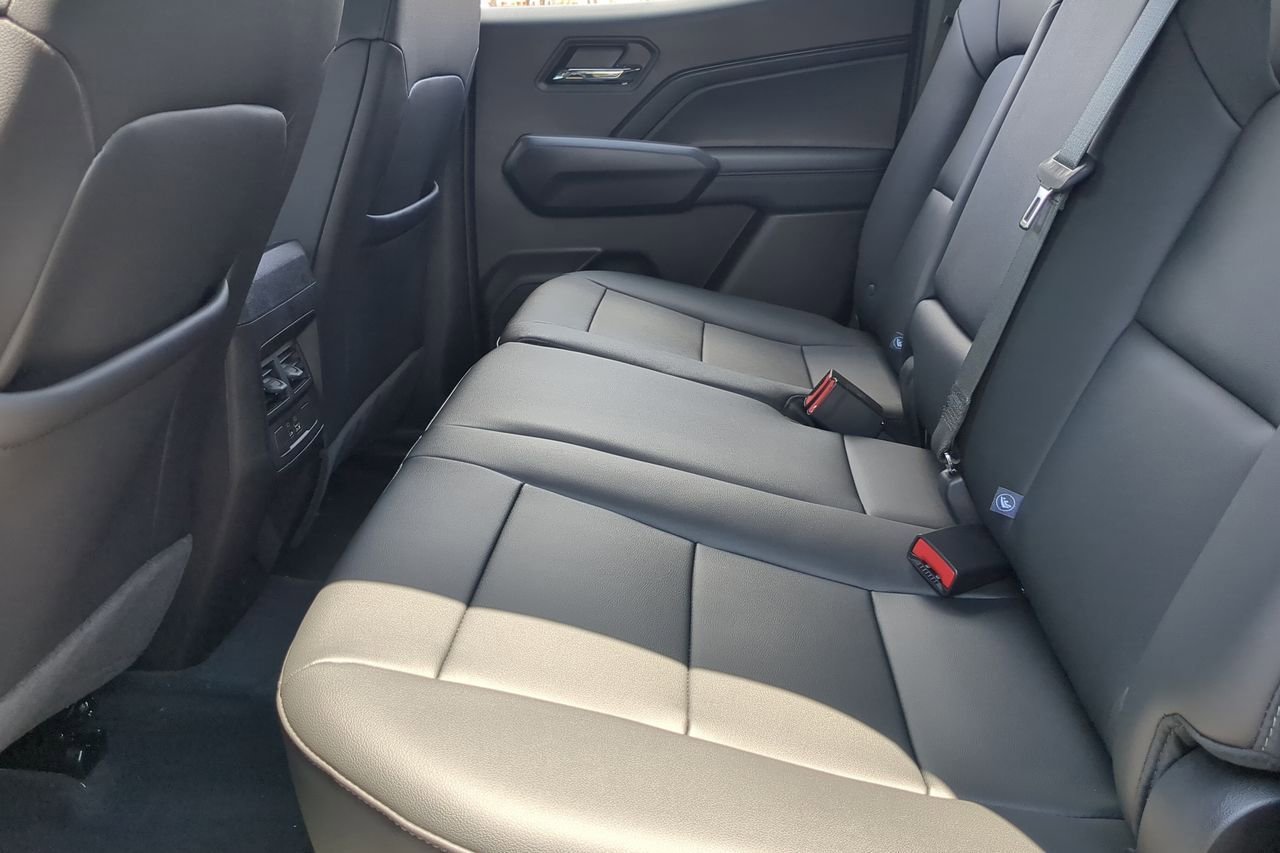 New 2026 Onyx Black GMC Elevation image 25