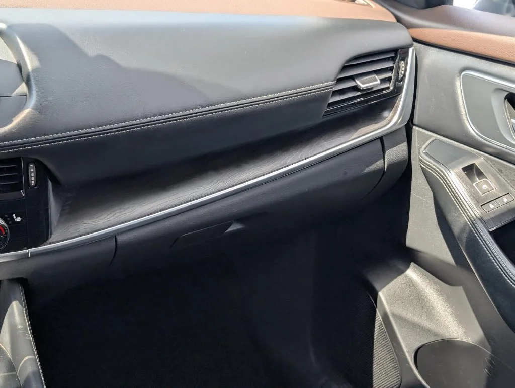 Used 2021 Boulder Gray Pear Nissan SL image 18