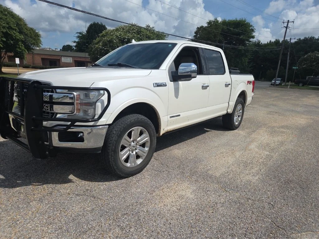 Used 2018 White Ford Lariat image 4