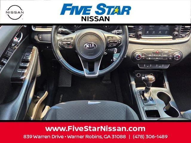 Used 2018 Silver Kia LX image 7