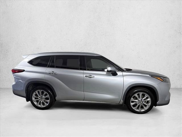 Certified Used 2020 CELESTIAL SILVER METALLIC Toyota  image 4
