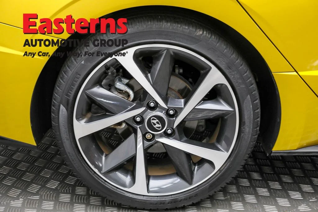 Used 2021 Yellow Hyundai SEL Plus image 29