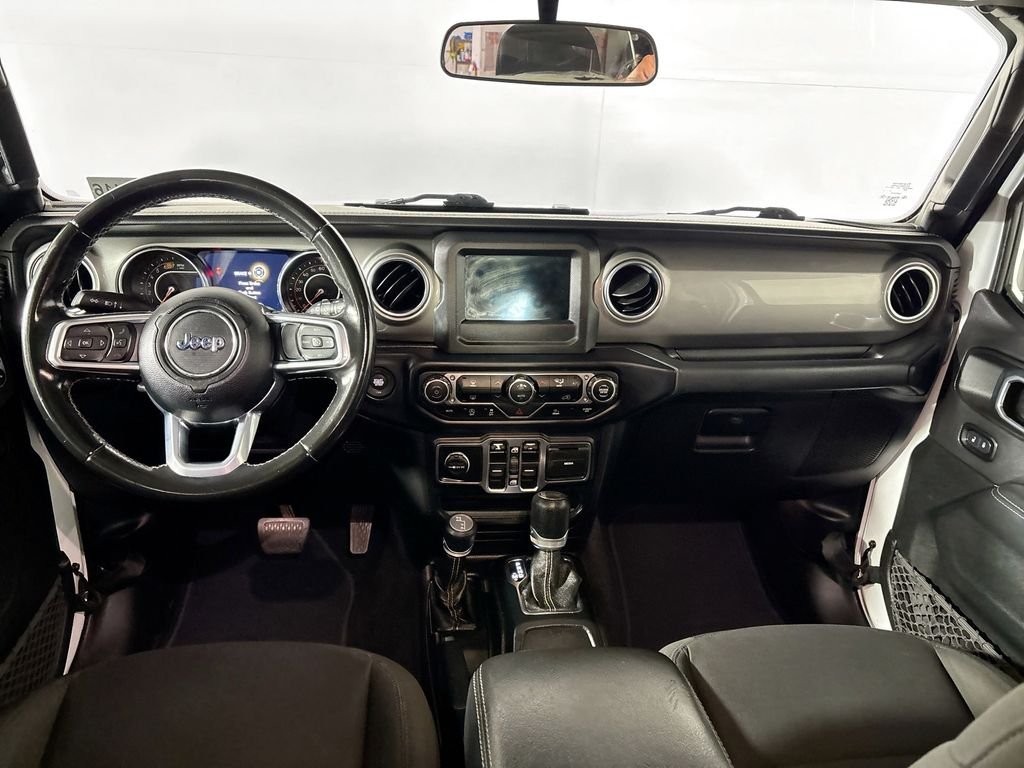 Used 2021 White Jeep Unlimited Sahara image 12