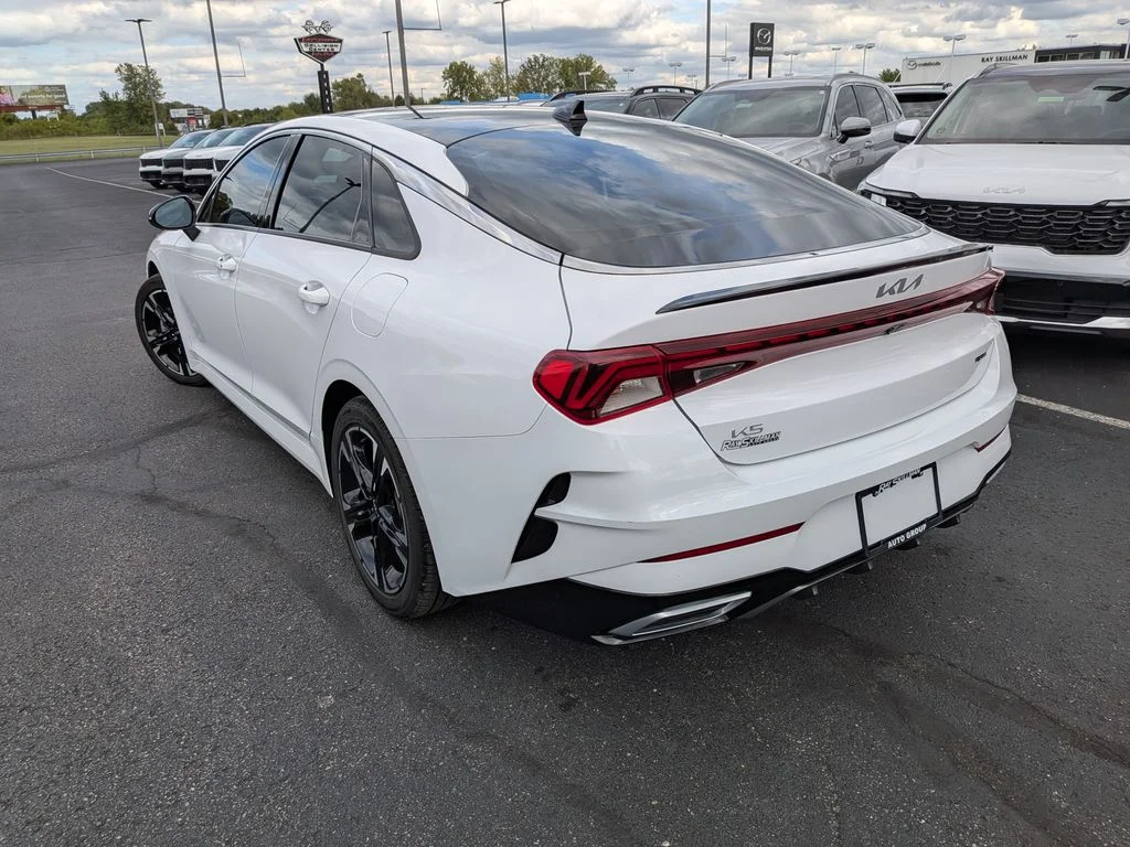 Used 2023 White Pearl Kia GT-Line image 5