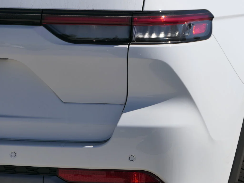 New 2027 White Jeep Laredo Altitude image 3