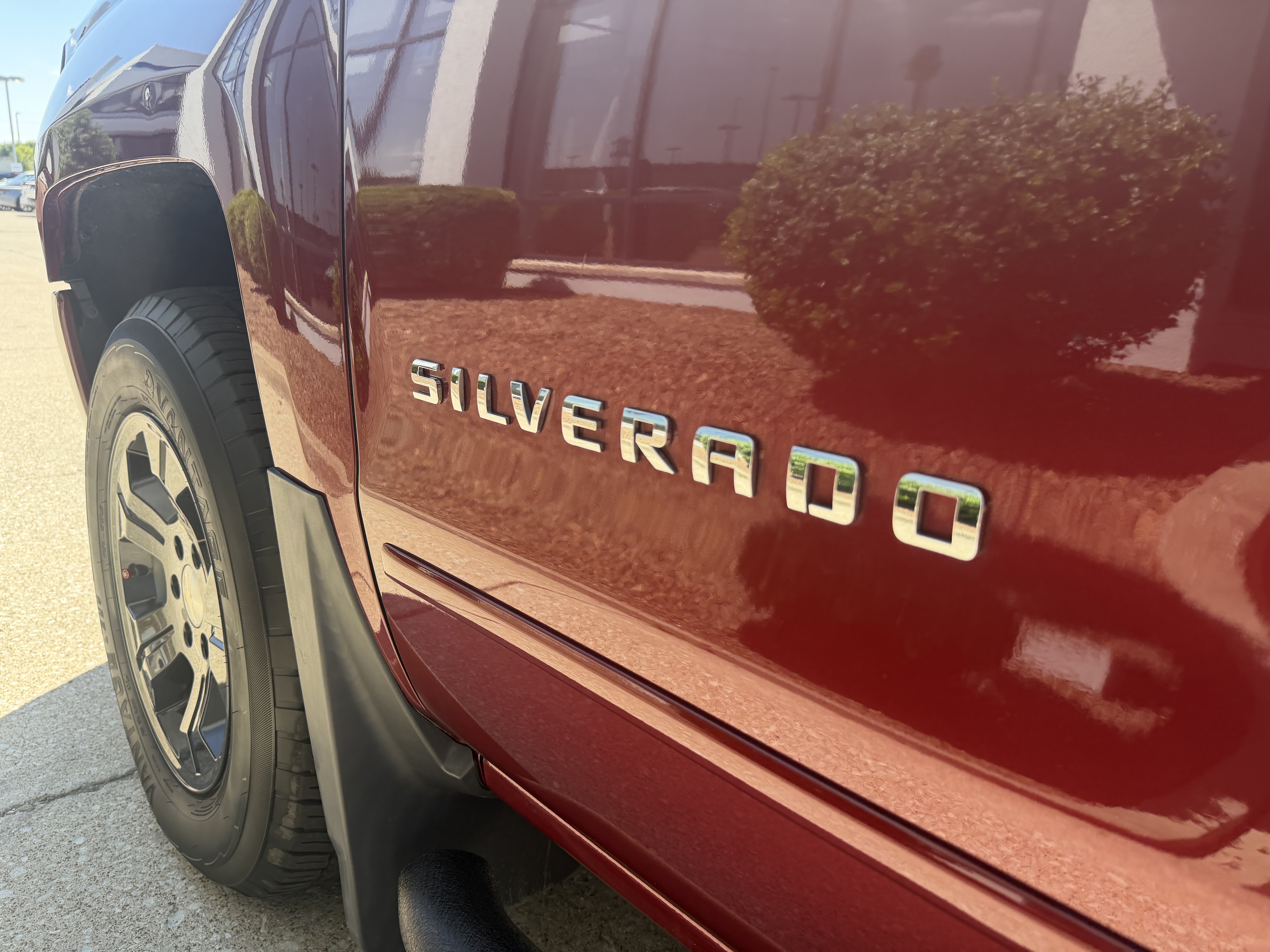 Used 2017 Siren Red Tintcoat Chevrolet LT image 16