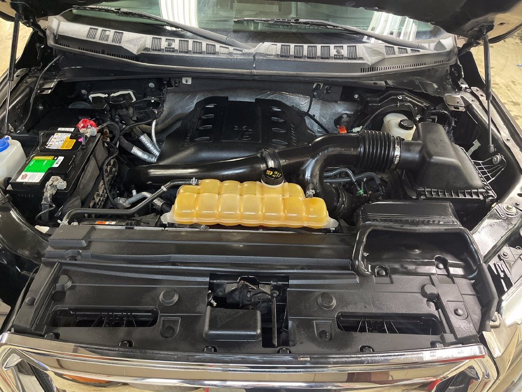 Used 2016 Brown Ford XLT image 3