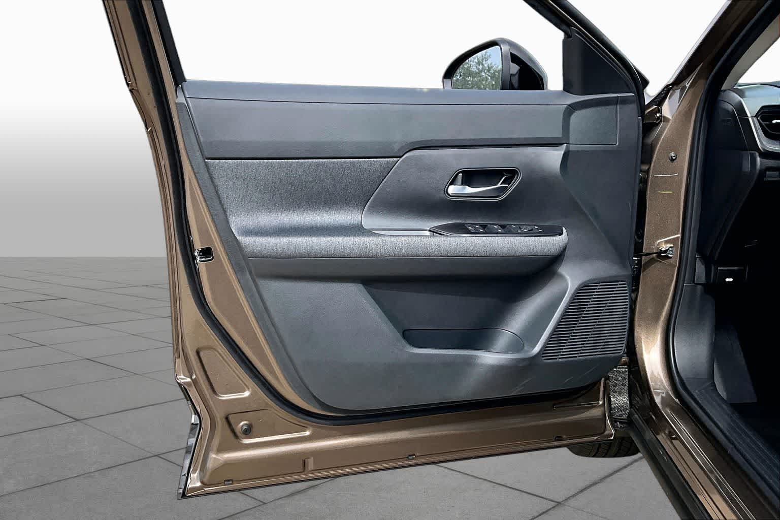 New 2026 Canyon Bronze Metallic Nissan SV image 16