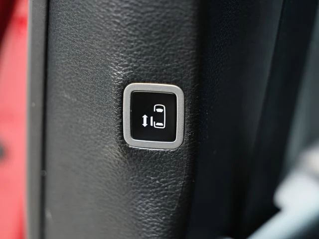 Used 2025 Red Hot Pearlcoat Chrysler Select image 23