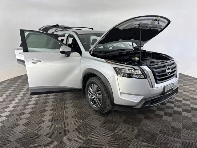 Used 2025 Silver Nissan SV image 12